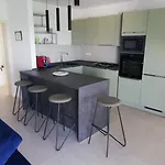 Luxury Seaview With Private Pool Apartmán
