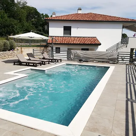 Apartment Luxury Seaview With Private Pool Kostrena